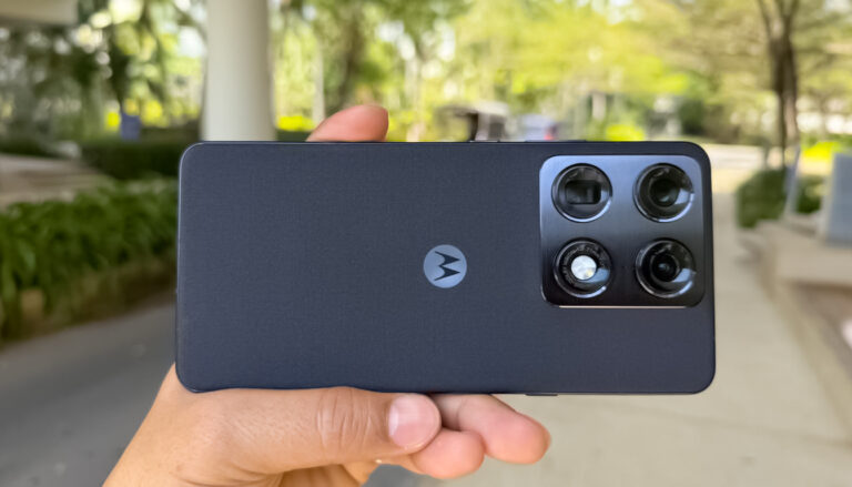 Motorola Signature প্রিমিয়াম ফ্ল্যাগশিপ স্মার্টফোন, কার্ভড AMOLED ডিসপ্লে ও এলিগেন্ট ডিজাইন